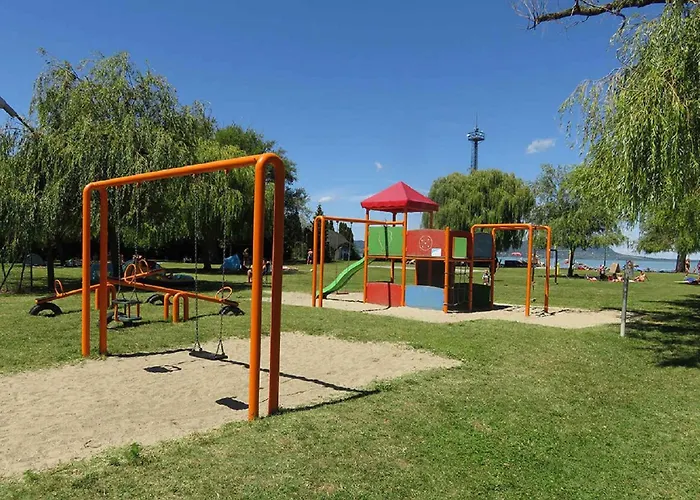 17 * Balatonmáriafürdő